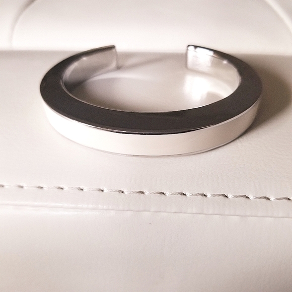 Calvin Klein Modern Minimalist Style Enamel Bracel - Picture 10 of 13